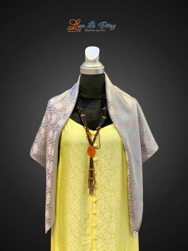 Khăn lụa vuông họa tiết song thọ xám tím