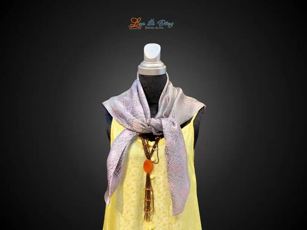 Khăn lụa vuông họa tiết song thọ xám tím