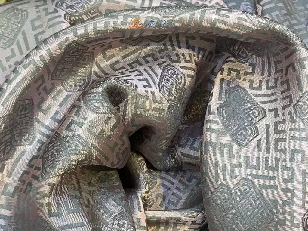 Khăn lụa vuông họa tiết song thọ xám tím