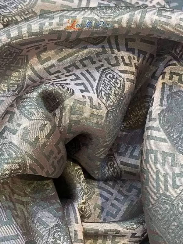 Khăn lụa vuông họa tiết song thọ xám tím