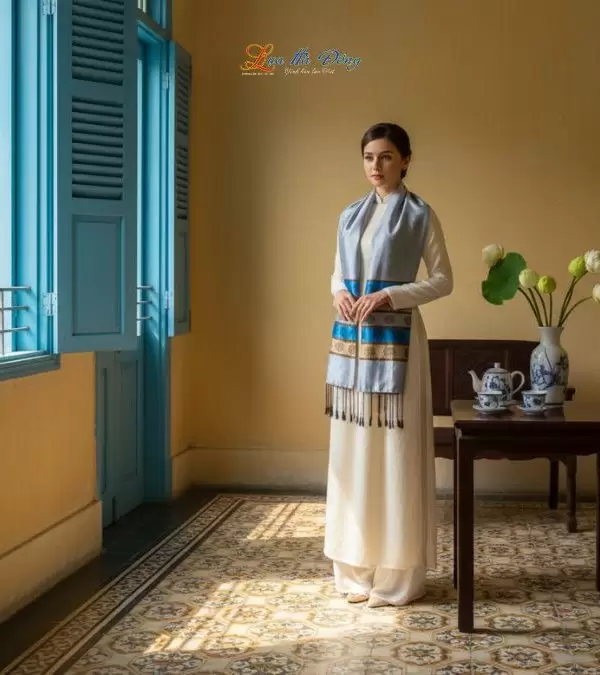 Khăn Lụa Tơ Tằm Họa Tiết Cổng Làng Hà Đông