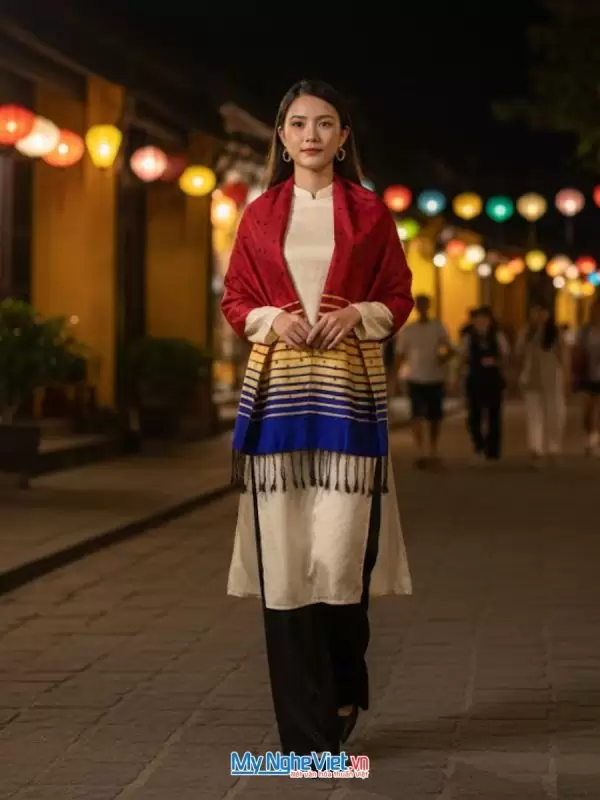 Alternative view of Khăn Lụa Tơ Tằm Họa Tiết Lá Dâu Đỏ 180x58cm MNV-KLLS05-6