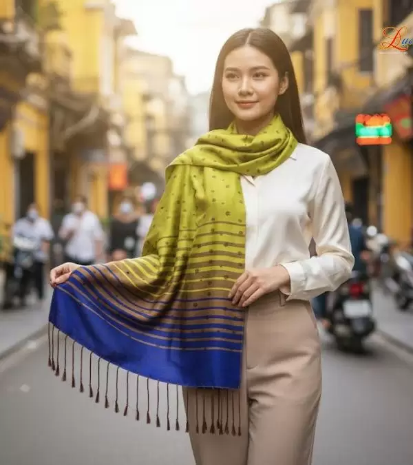 Khăn Lụa Tơ Tằm Họa Tiết Lá Dâu