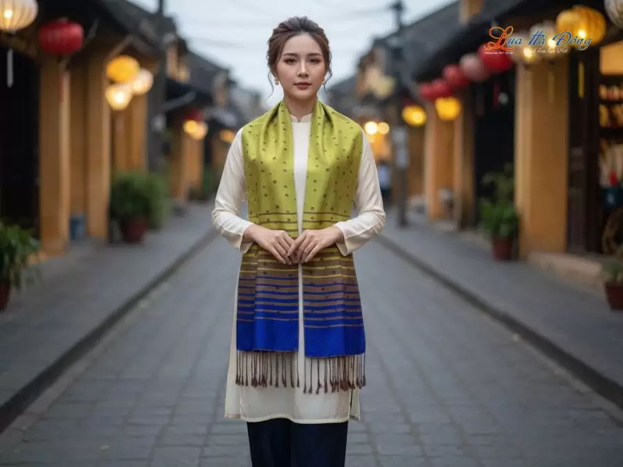 Khăn Lụa Tơ Tằm Họa Tiết Lá Dâu