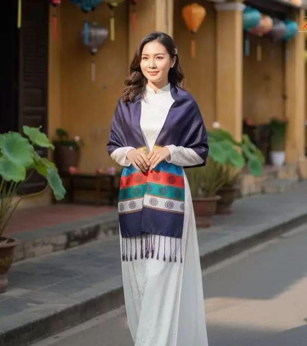 Khăn Lụa Tơ Tằm Họa Tiết Văn Miếu Quốc Tử Giám