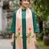 Khăn lụa tơ tằm thêu sen
