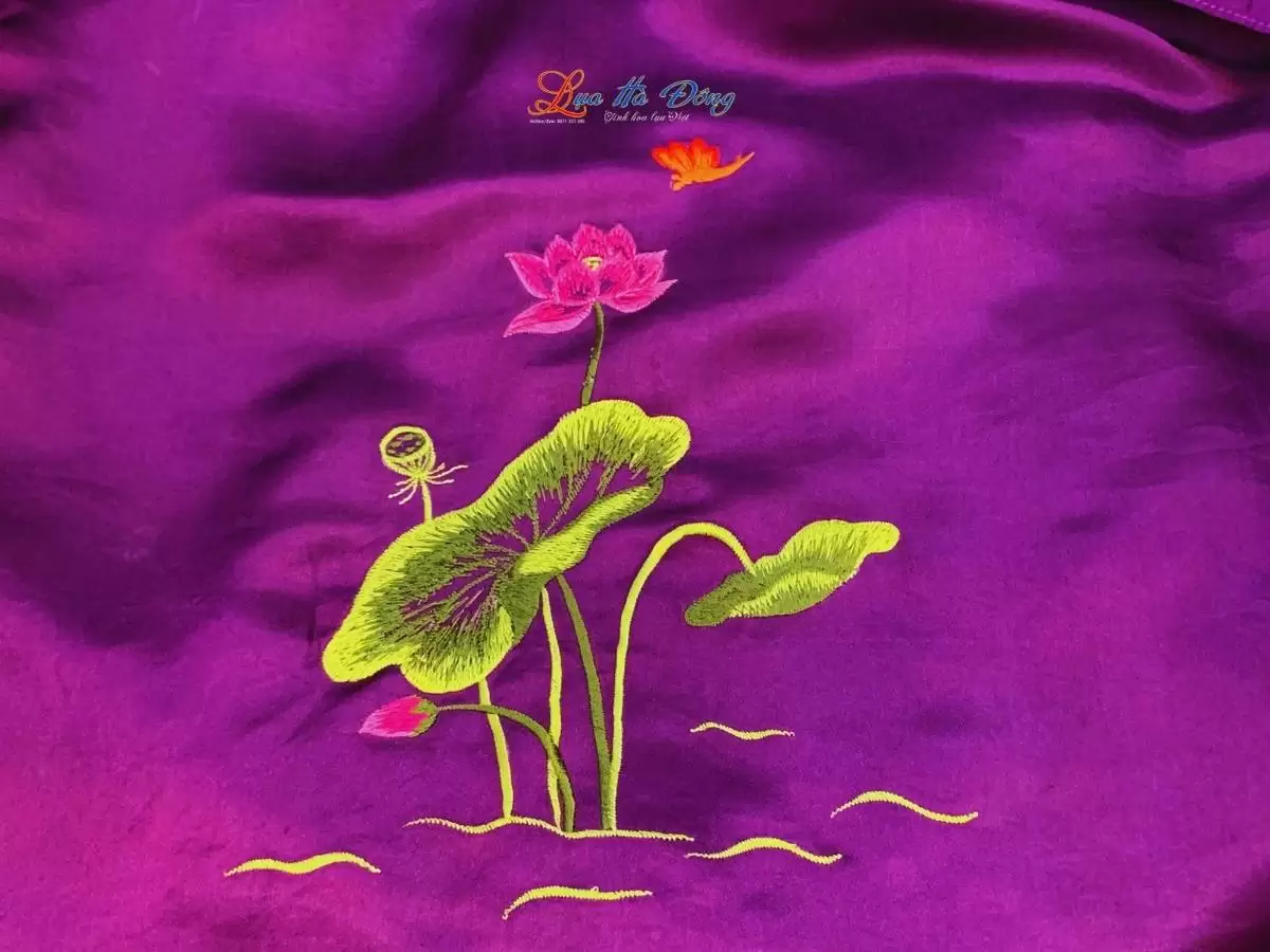 Khăn lụa trơn thêu sen tím cà