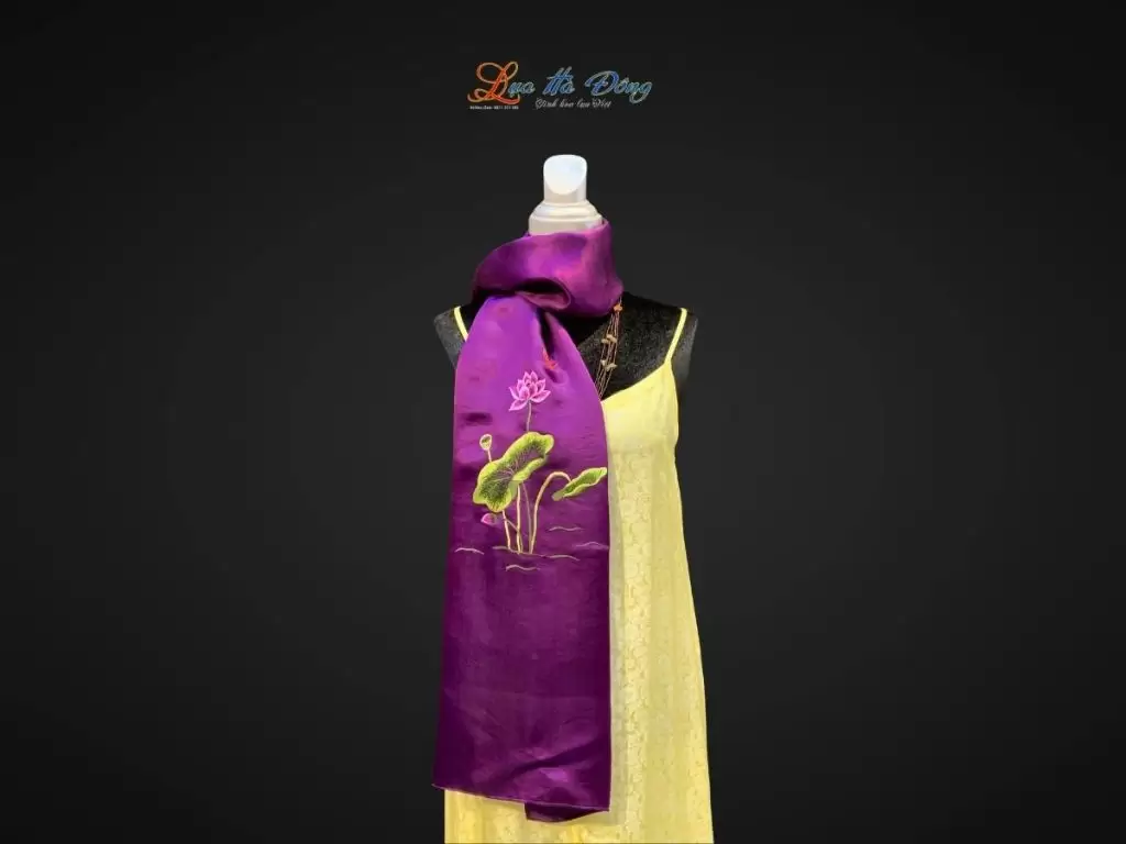 Khăn lụa trơn thêu sen tím cà