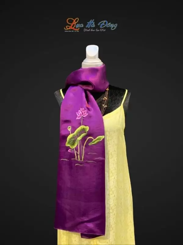 Khăn lụa trơn thêu sen tím cà