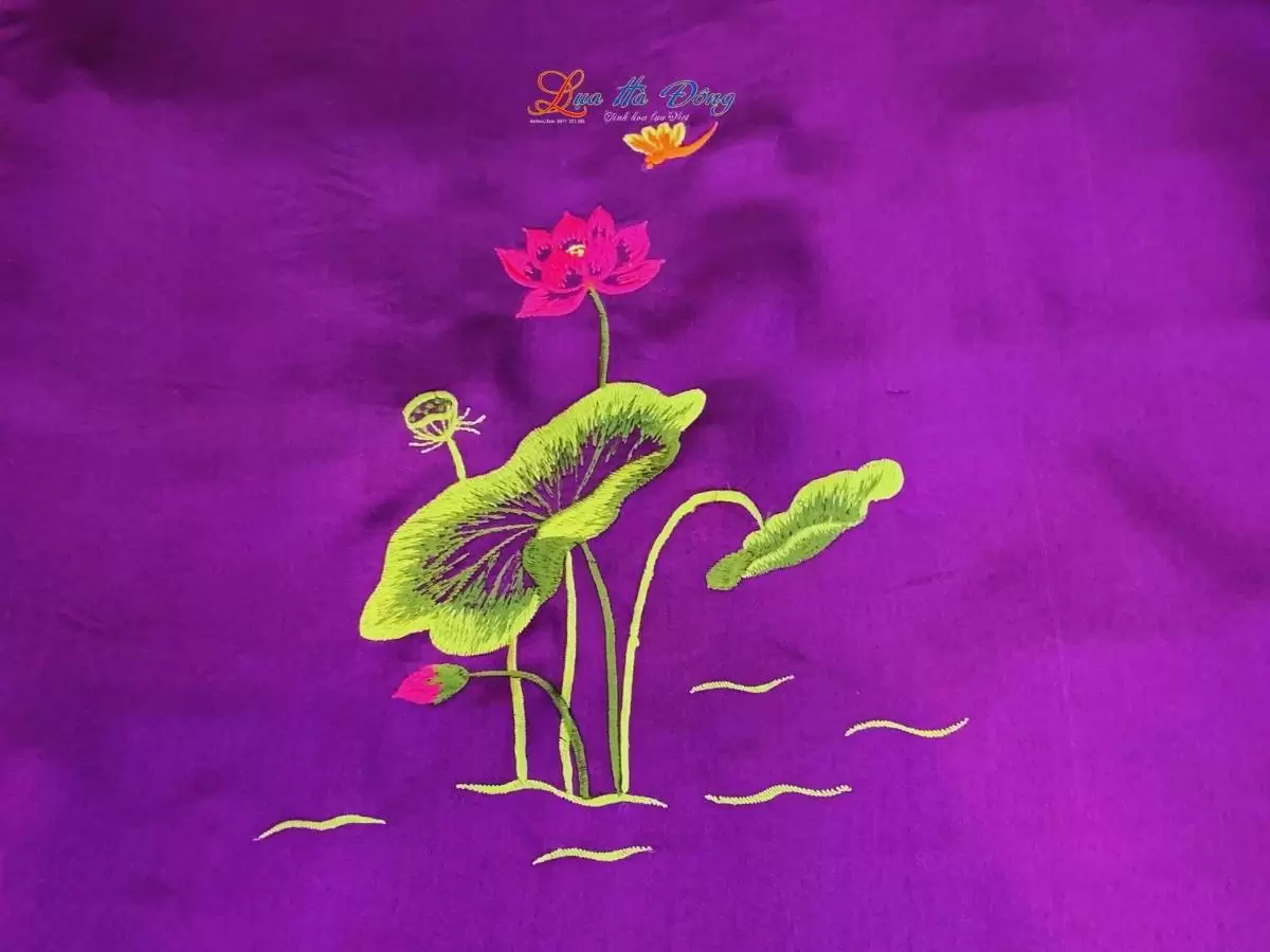 Khăn lụa trơn thêu sen tím cà