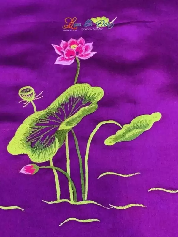 Khăn lụa trơn thêu sen tím cà