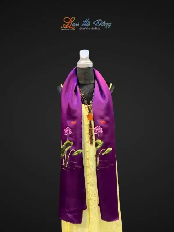 Khăn lụa trơn thêu sen tím cà