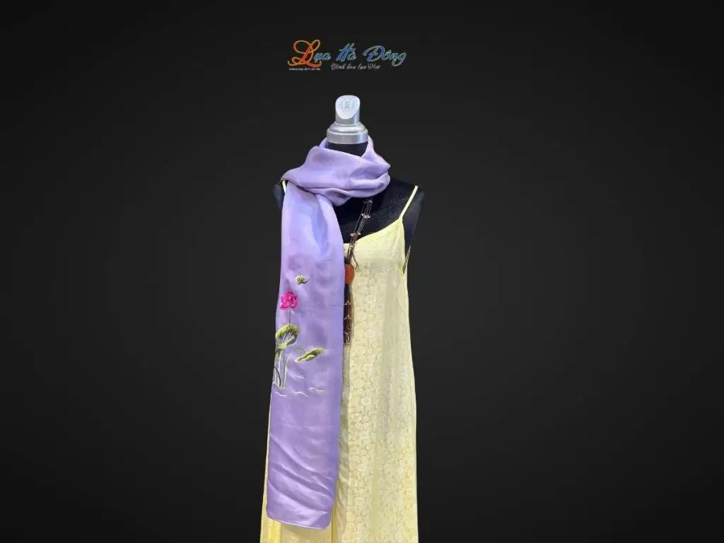 Khăn lụa thêu sen trơn tím hoa cà