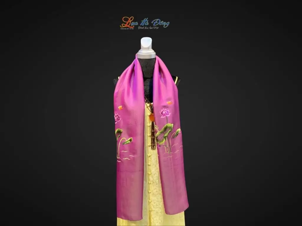 Khăn lụa trơn thêu sen tím hồng