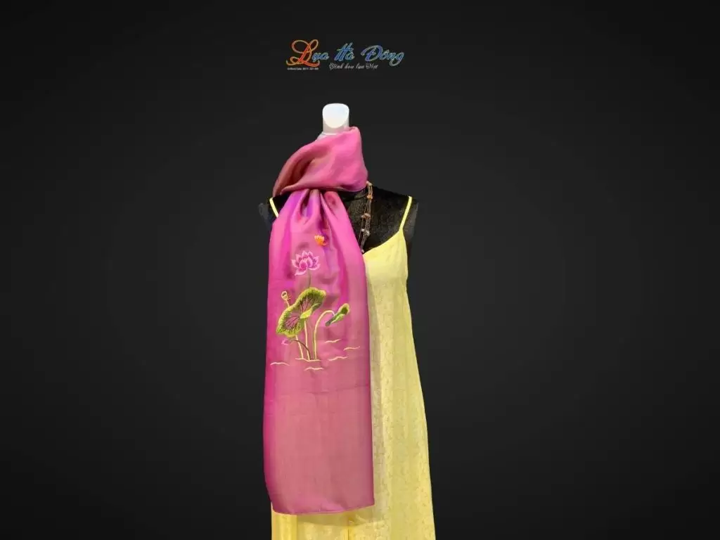 Khăn lụa trơn thêu sen tím hồng