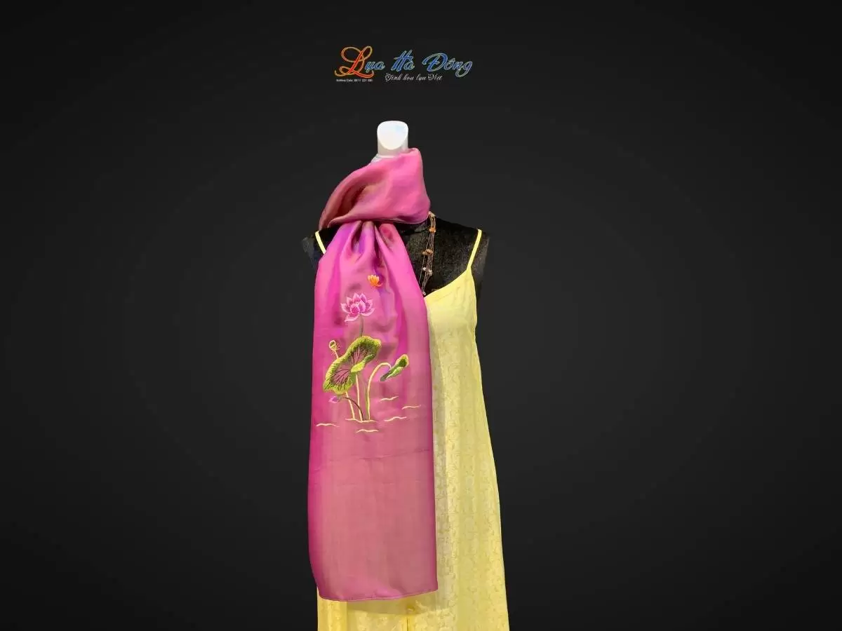 Khăn lụa trơn thêu sen tím hồng