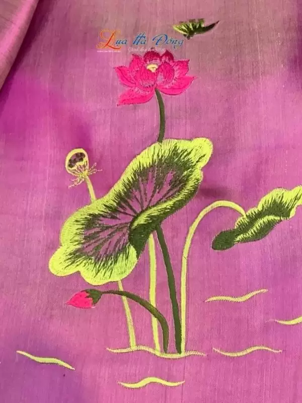 Khăn lụa trơn thêu sen tím hồng