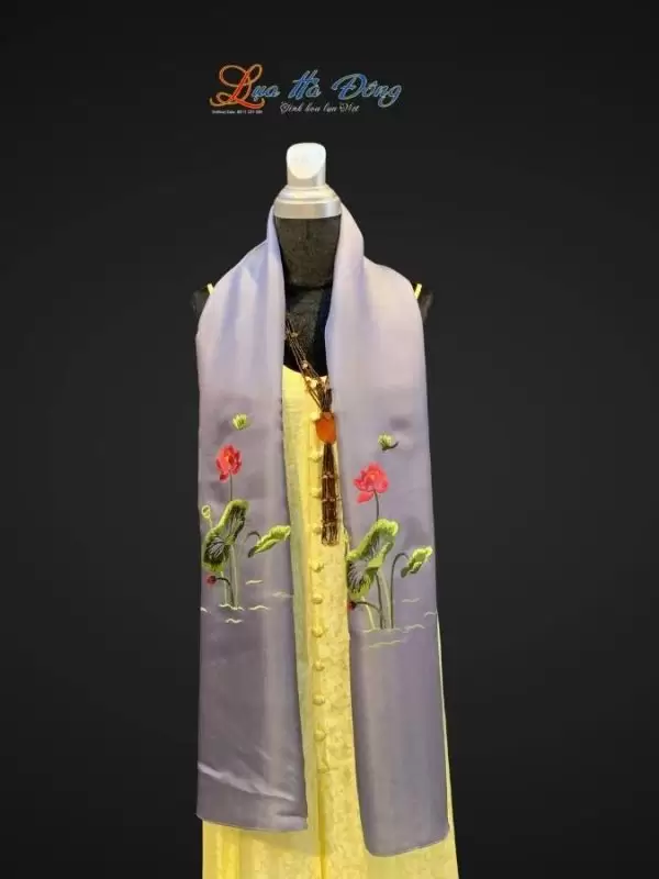 Khăn lụa trơn thêu sen tím xám