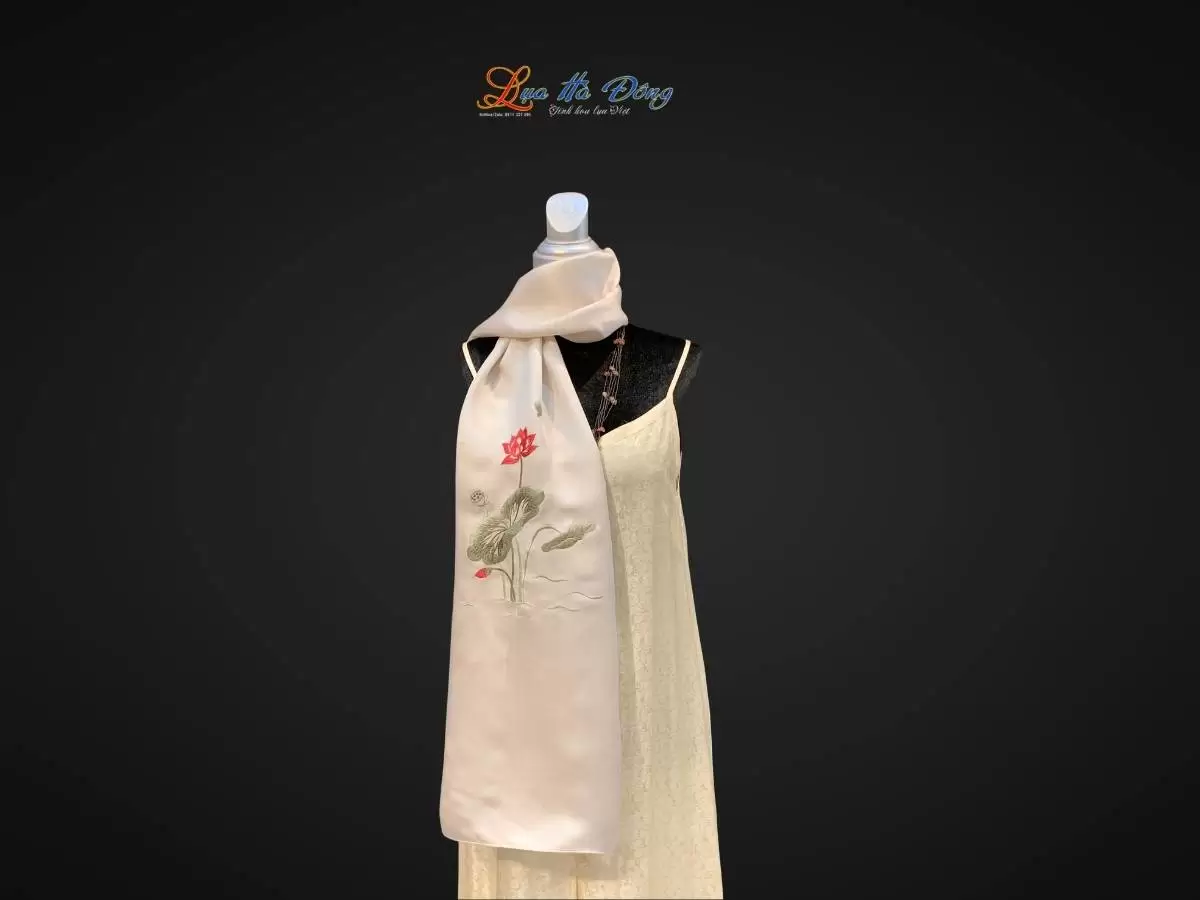 Khăn lụa trơn thêu sen trắng ngọc trai