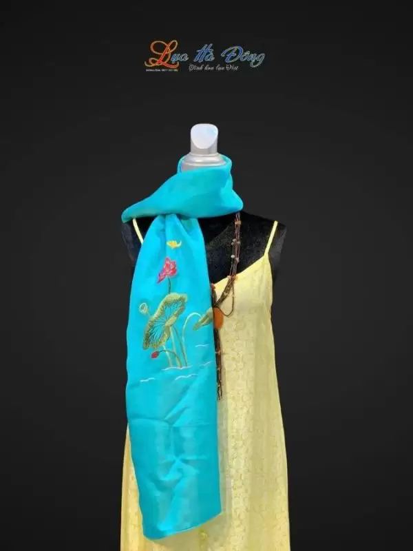 Khăn lụa trơn thêu sen xanh ngọc