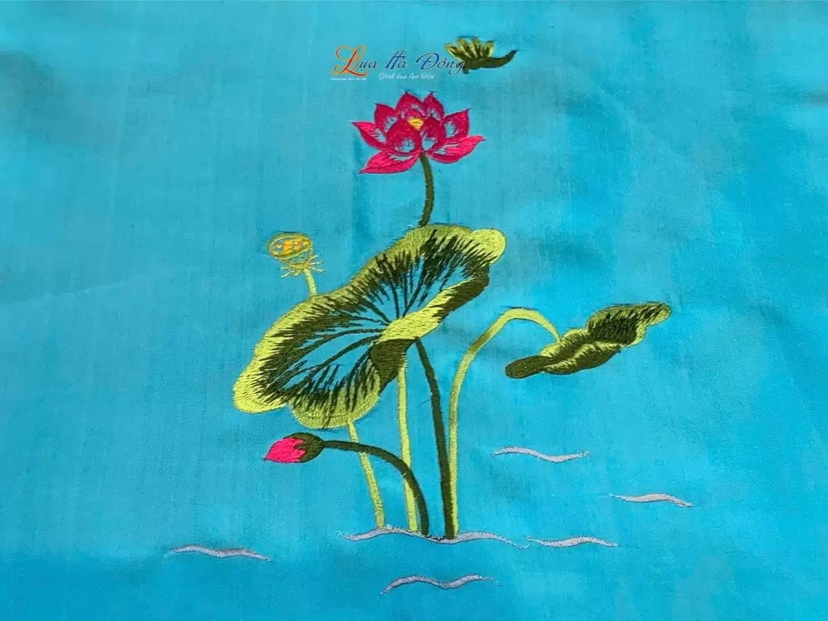 Khăn lụa trơn thêu sen xanh ngọc