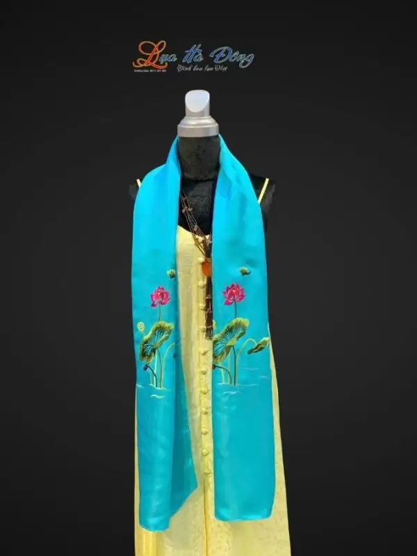 Khăn lụa trơn thêu sen xanh ngọc