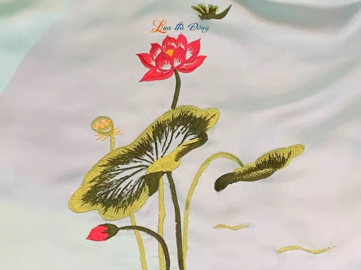 Khăn lụa trơn thêu sen xanh mint