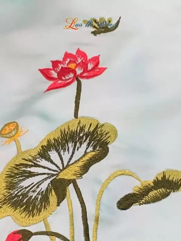 Khăn lụa trơn thêu sen xanh mint