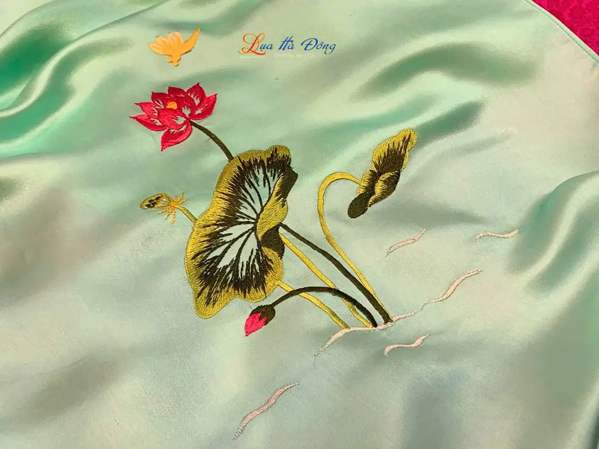 Khăn lụa trơn thêu sen xanh ngọc bích