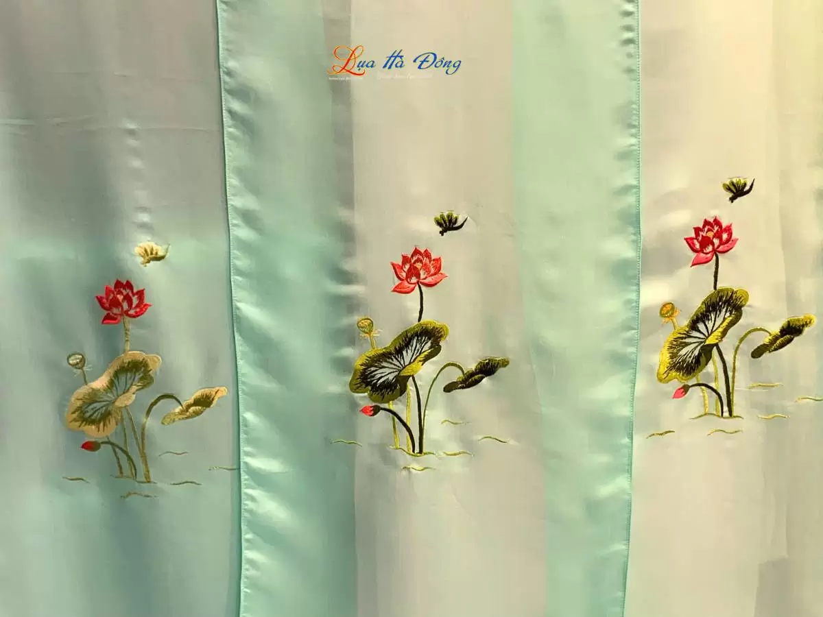 Khăn lụa trơn thêu sen xanh ngọc bích