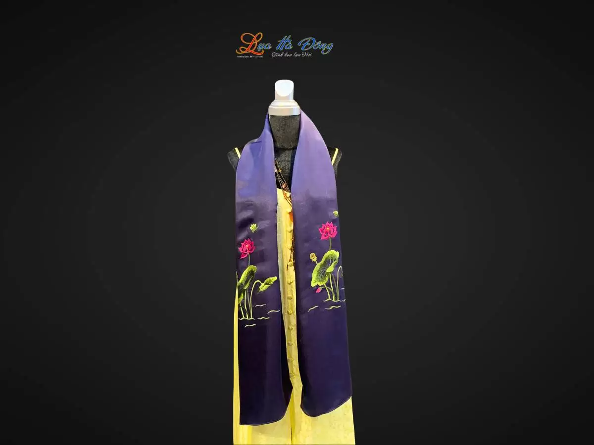 Khăn lụa trơn thêu sen xanh than