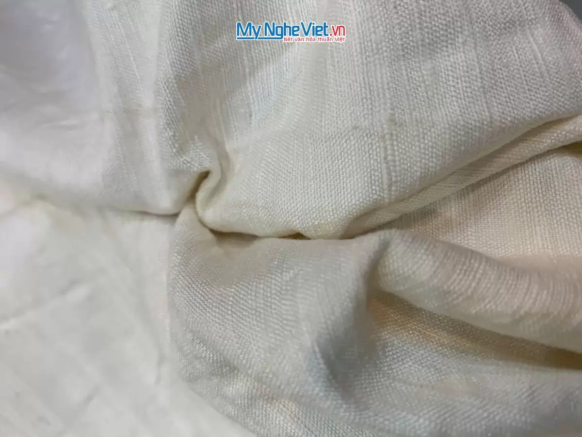 Khăn lụa đũi họa tiết hoa sen thêu tay 100% silk