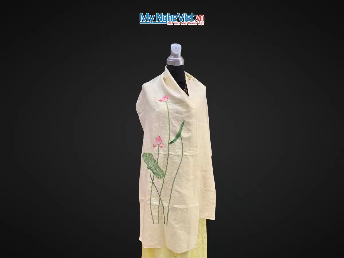 Khăn lụa đũi họa tiết hoa sen thêu tay 100% silk