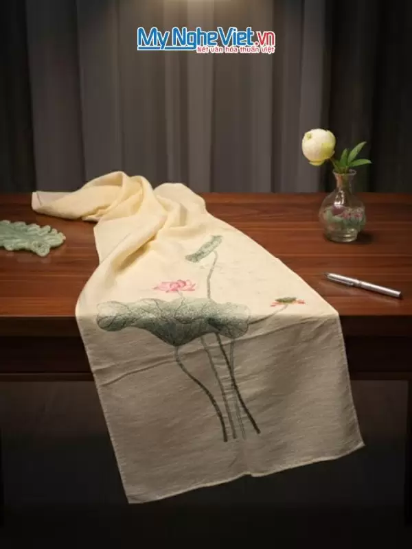Khăn lụa đũi họa tiết hoa sen thêu tay 100% silk