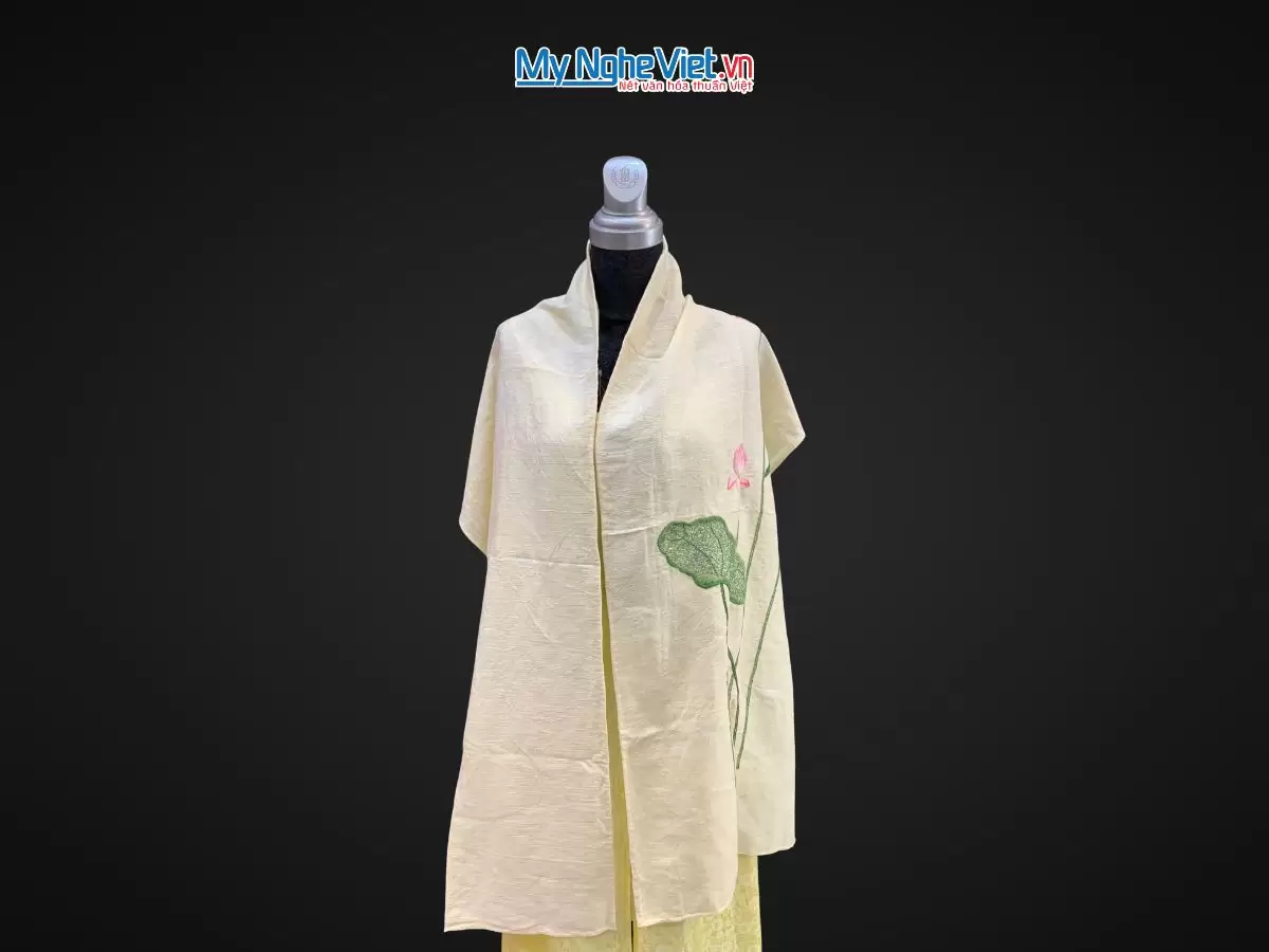 Khăn lụa đũi họa tiết hoa sen thêu tay 100% silk