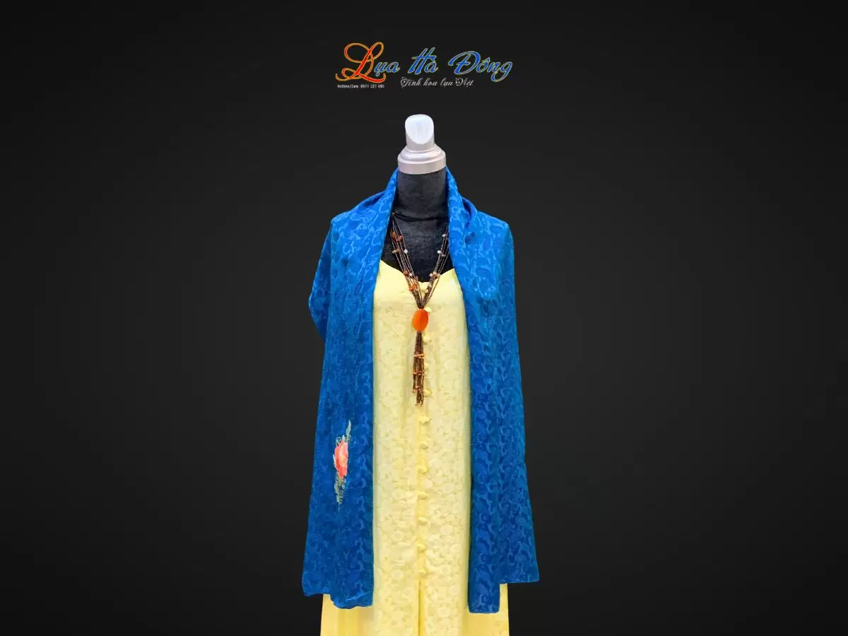 Khăn lụa thêu tay đuôi công xanh đậm