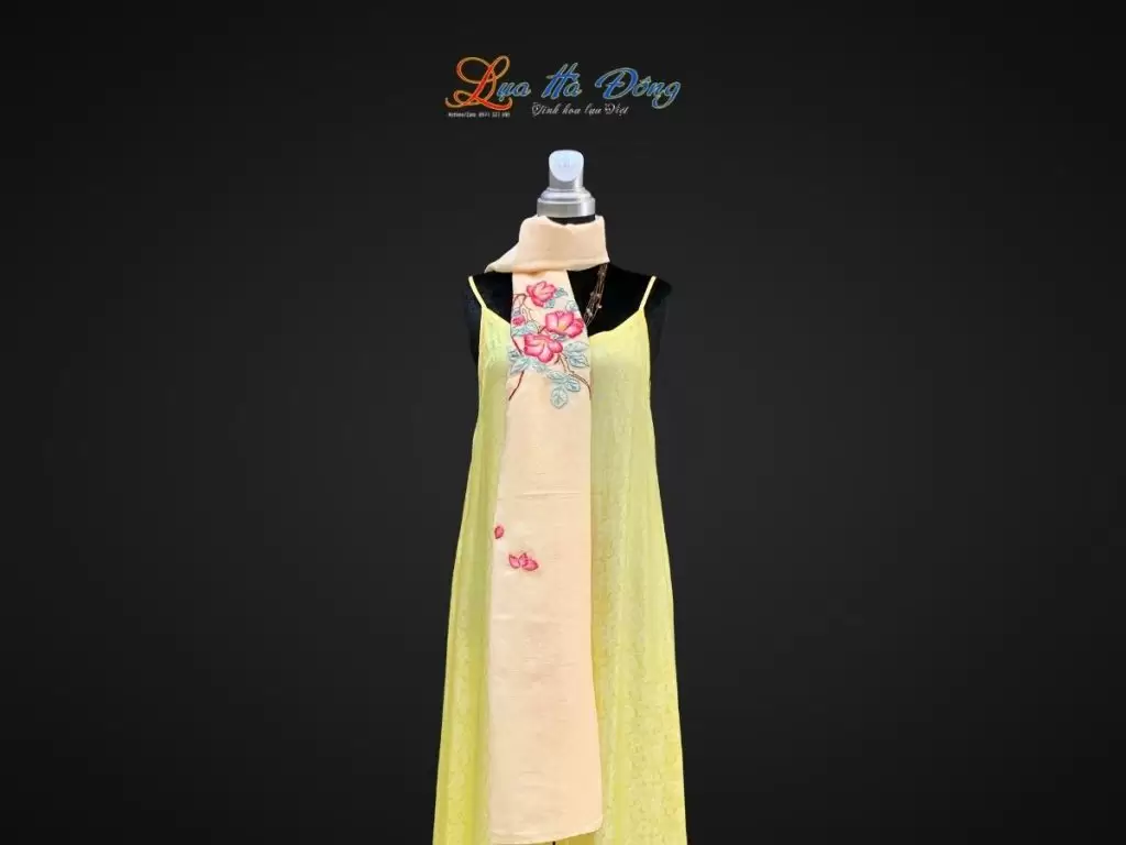 Khăn lụa vân cổ thêu tay lá cây kem