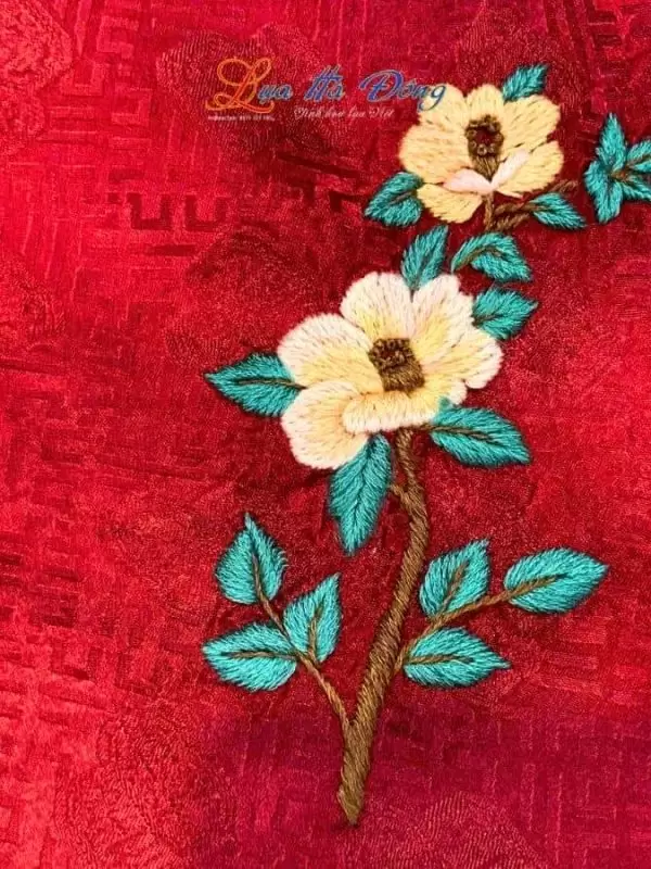 Khăn lụa thêu tay song hỷ đỏ