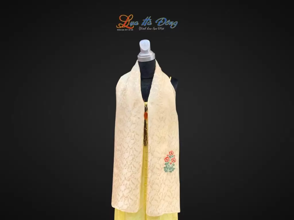 Khăn lụa thêu tay đuôi công kem