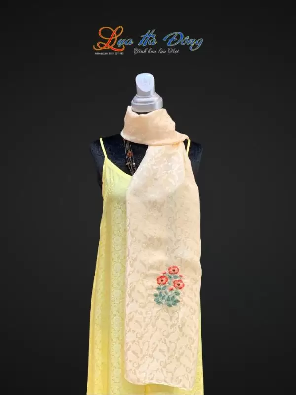 Khăn lụa thêu tay đuôi công kem