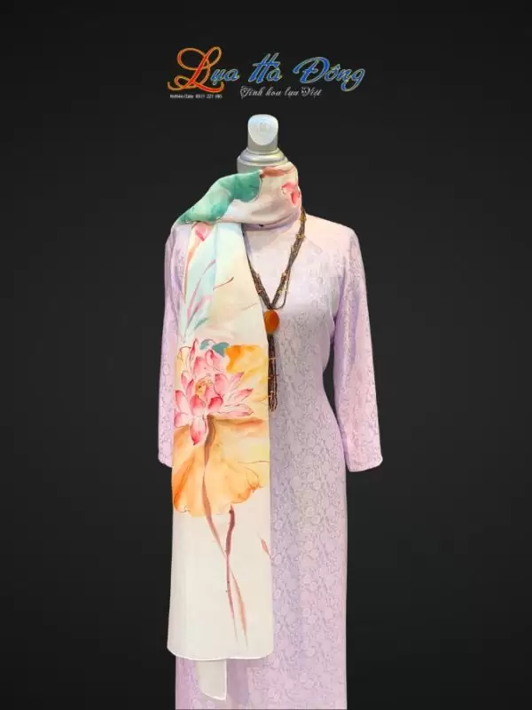 Khăn lụa tơ tằm màu trắng hoa sen