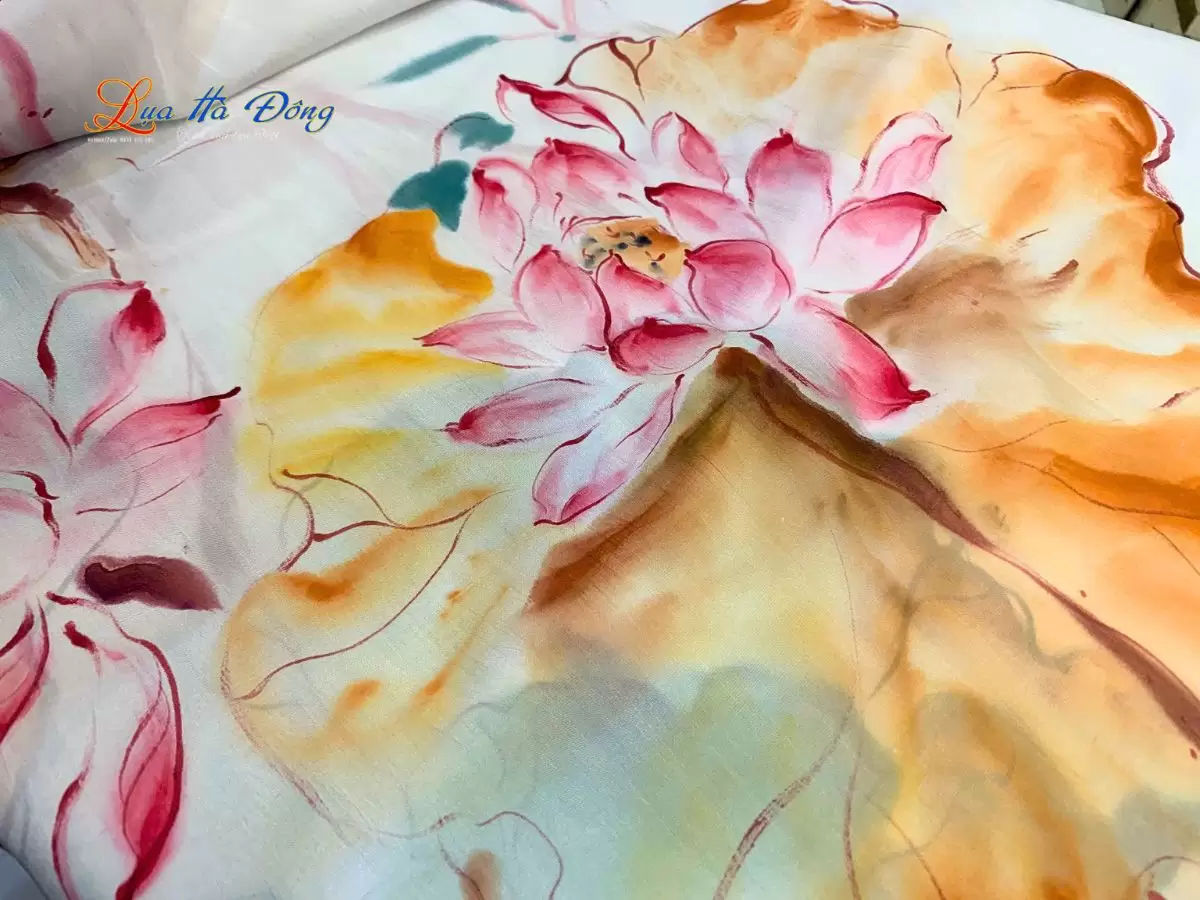 Khăn lụa tơ tằm màu trắng vẽ hoa sen MNV-PT70180/19 - Ảnh 4