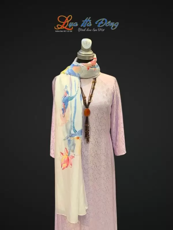 Khăn lụa tơ tằm màu trắng hoa sen