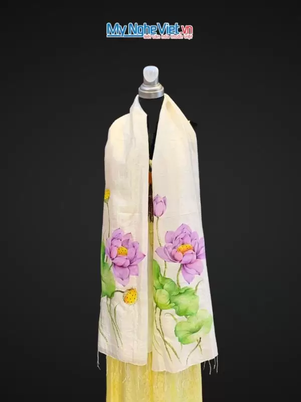 Khăn lụa tơ tằm vẽ tay hoa sen