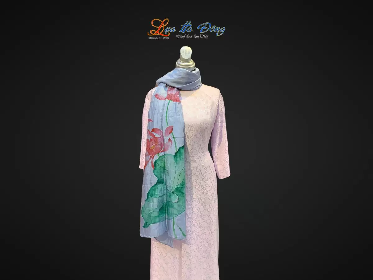 Khăn lụa tơ tằm vẽ tay sen màu xanh