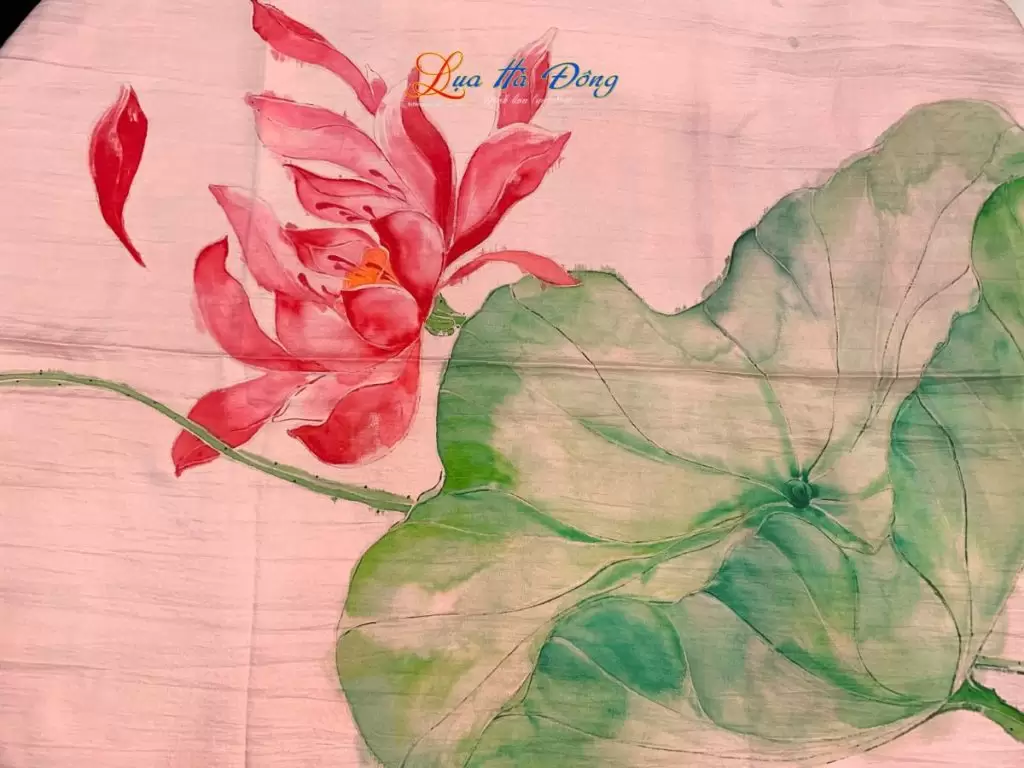 Khăn lụa tơ tằm vẽ tay sen màu hồng san hô