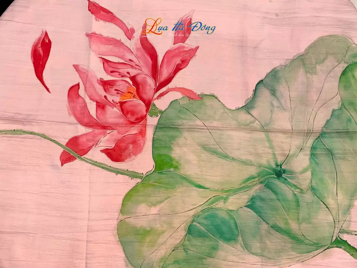 Khăn lụa tơ tằm vẽ tay sen màu hồng san hô