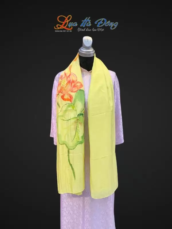 Khăn lụa tơ tằm vẽ tay sen vàng