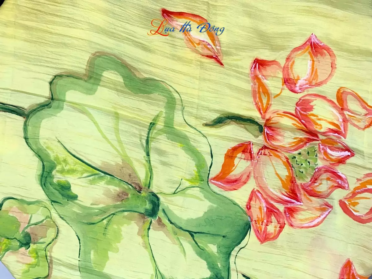 Khăn lụa tơ tằm vẽ tay sen vàng