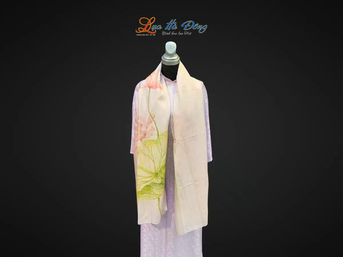 Khăn lụa tơ tằm vẽ tay sen tím nhạt